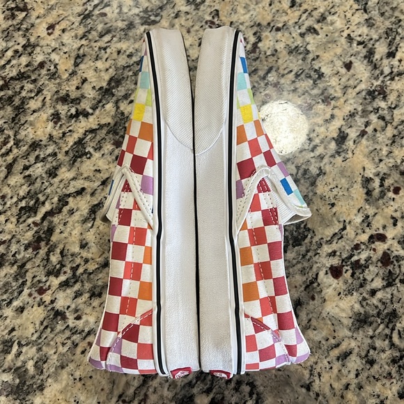 Vans - Picture 2 of 8